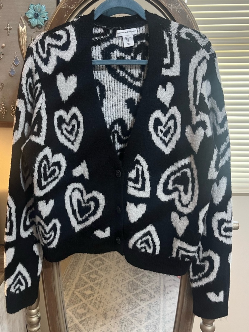 cupcakes & cashmere Black and White Heart-Pattern Cardigan